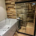 Basic Medo Sauna & Jacuzzi شقة *